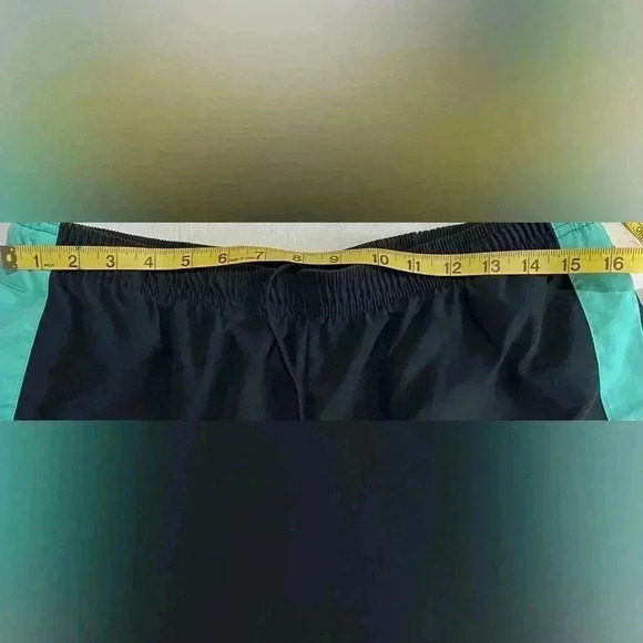 Nike athletic shorts - Picture 4 of 5